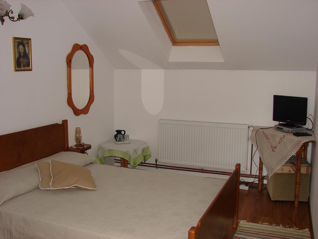 Pensiunea Casa Filoxenia Horezu Room photo