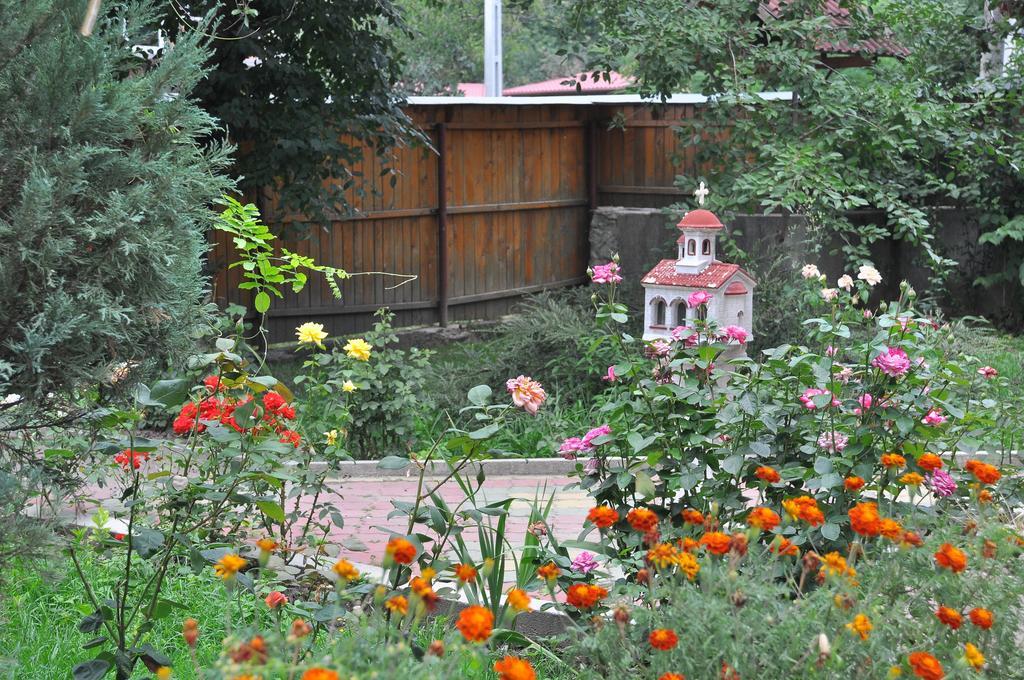 Pensiunea Casa Filoxenia Horezu Exterior photo