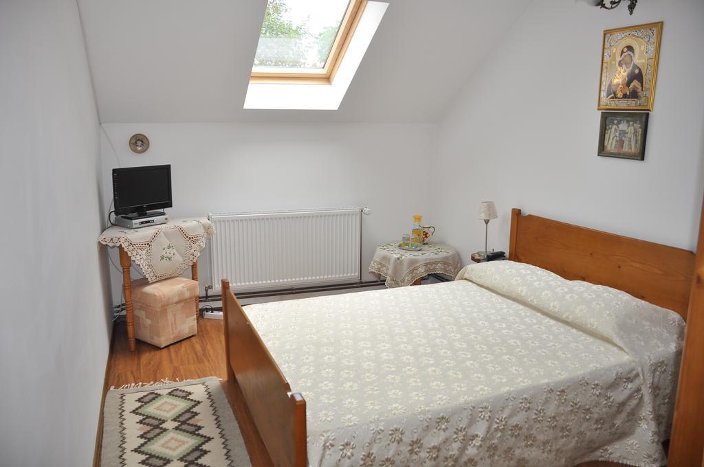 Pensiunea Casa Filoxenia Horezu Room photo